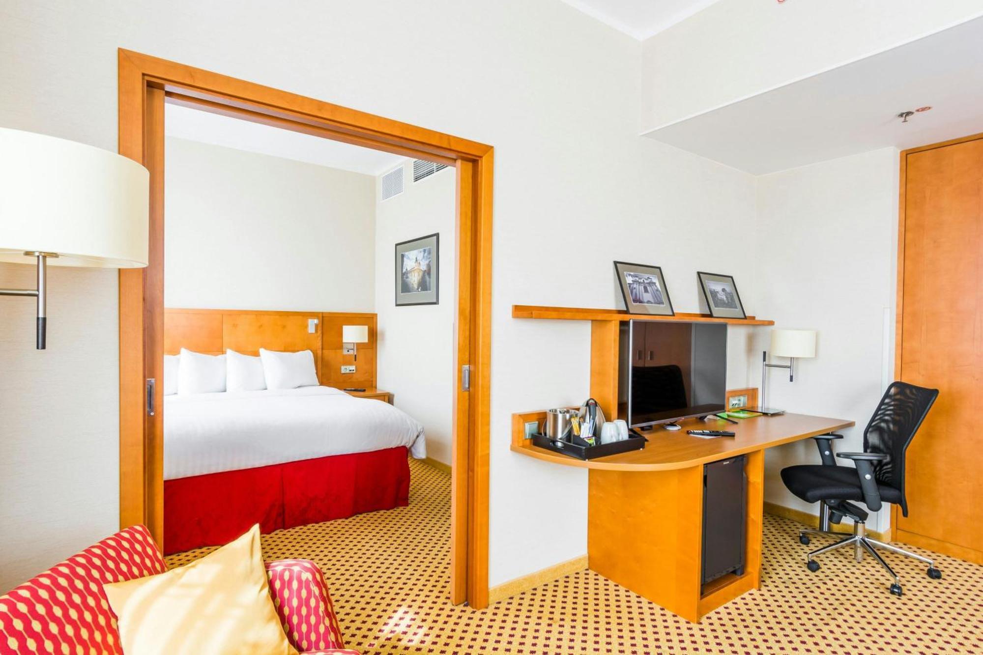 Courtyard By Marriott Pilsen Hotel Exterior photo